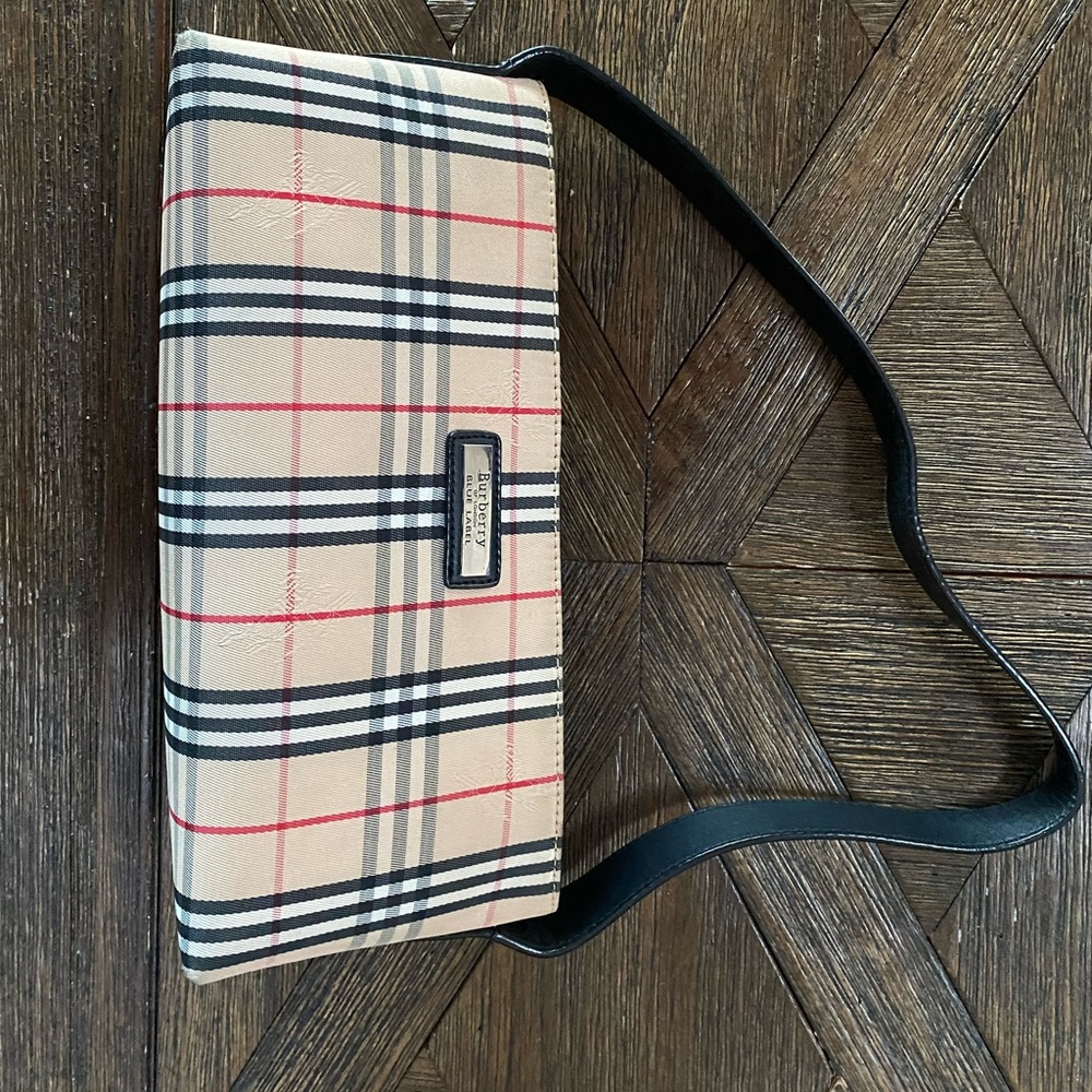Burberry purse